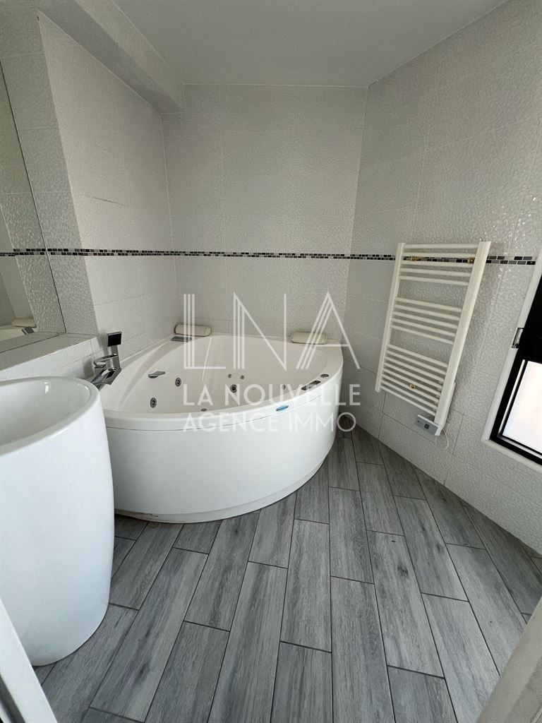 maison 6 Pièces en vente sur LES LILAS (93260)