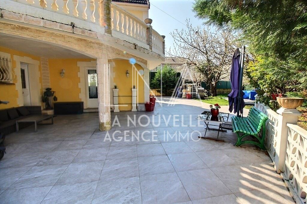 maison 8 Pièces en vente sur ROMAINVILLE (93230)