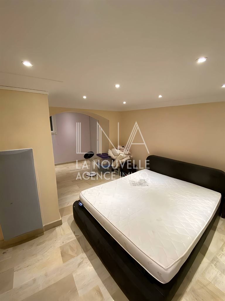 souplex 4 Pièces en vente sur PARIS (75011)