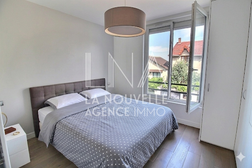 maison 4 Pièces en vente sur LES LILAS (93260)