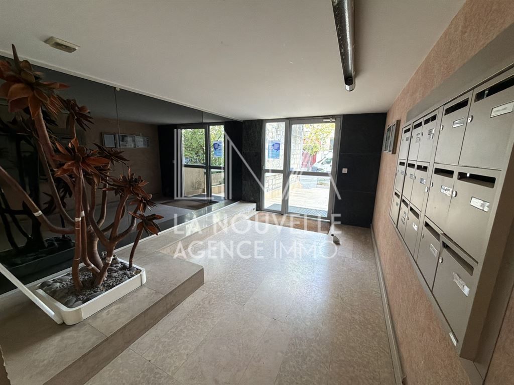 appartement 2 Pièces en vente sur LES LILAS (93260)